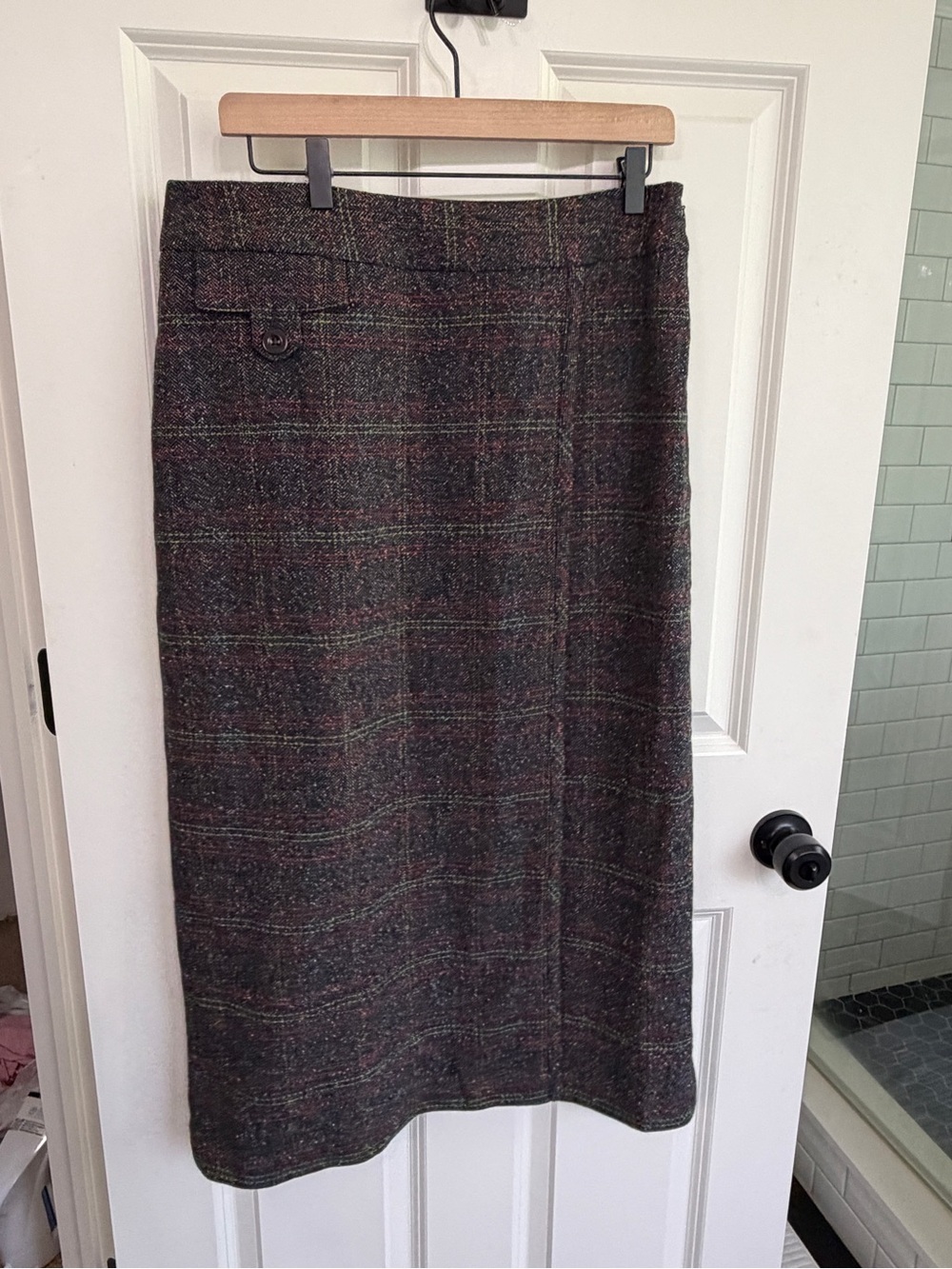 Excellent condition vintage Liz Claiborne Gray Plaid Wool Jacket & Skirt size 12 - Picture 8 of 16